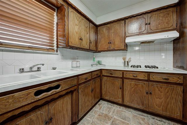 2408 S Jensen Avenue, El Reno, OK 73036
