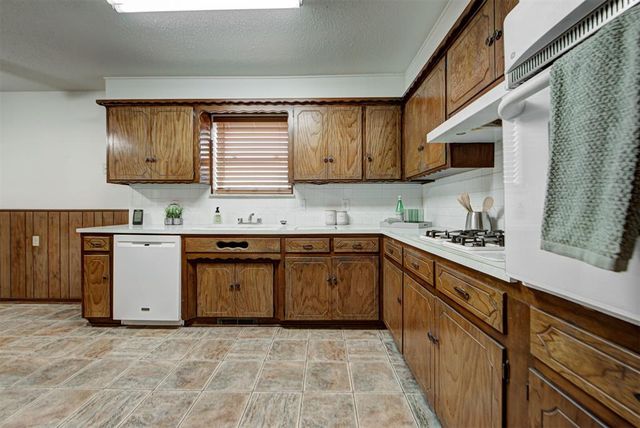 2408 S Jensen Avenue, El Reno, OK 73036