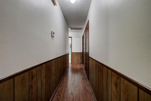 2408 S Jensen Avenue, El Reno, OK 73036
