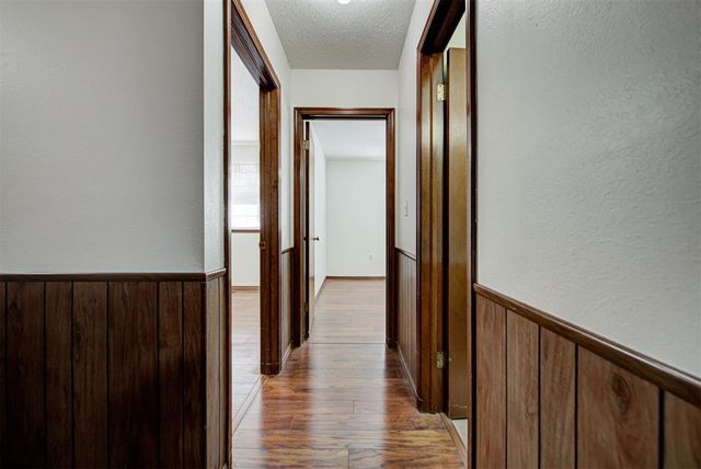 2408 S Jensen Avenue, El Reno, OK 73036
