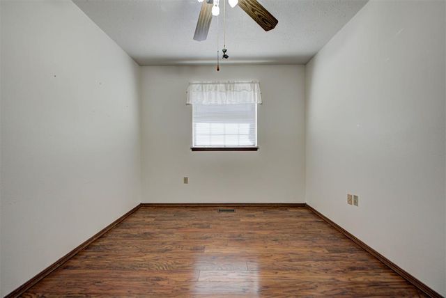 2408 S Jensen Avenue, El Reno, OK 73036