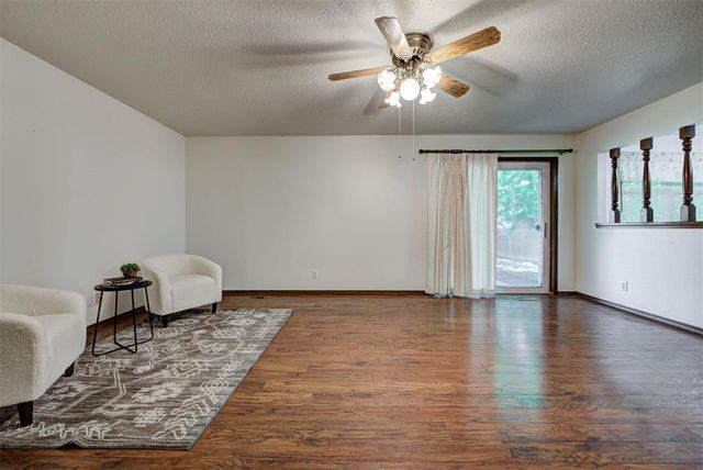 2408 S Jensen Avenue, El Reno, OK 73036