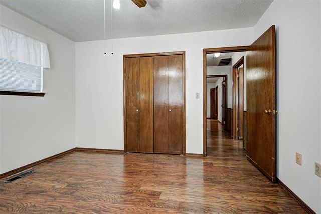 2408 S Jensen Avenue, El Reno, OK 73036