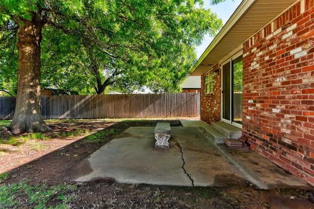 2408 S Jensen Avenue, El Reno, OK 73036