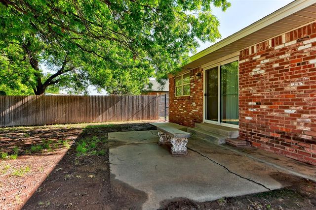 2408 S Jensen Avenue, El Reno, OK 73036