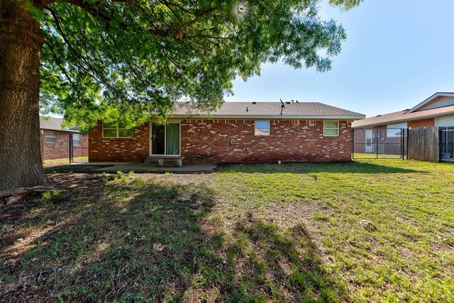 2408 S Jensen Avenue, El Reno, OK 73036