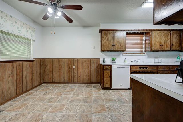 2408 S Jensen Avenue, El Reno, OK 73036