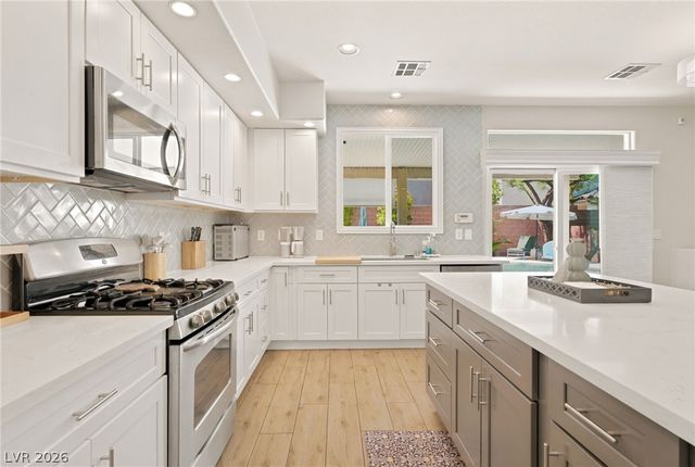 3412 Perching Bird Lane, North Las Vegas, NV 89084