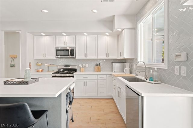 3412 Perching Bird Lane, North Las Vegas, NV 89084