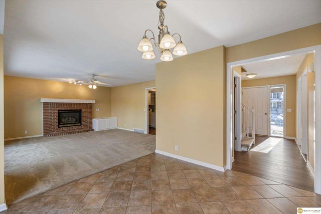 10028 Durkop Street, La Vista, NE 68128