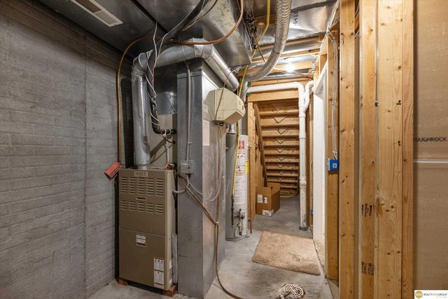 10028 Durkop Street, La Vista, NE 68128