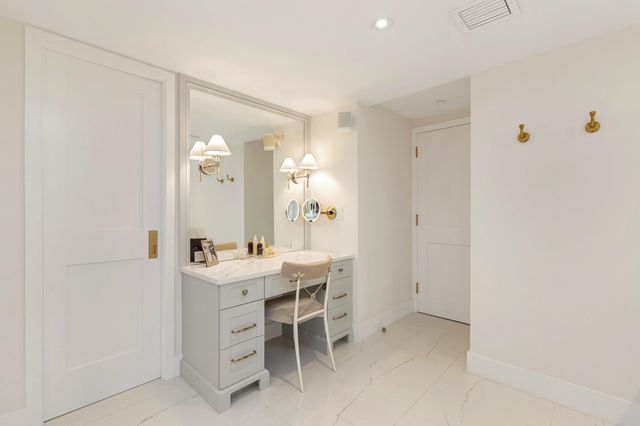 3440 S Ocean Boulevard 203n, Palm Beach, FL 33480