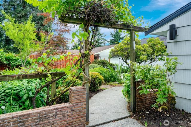13322 3rd Avenue NE, Seattle, WA 98125