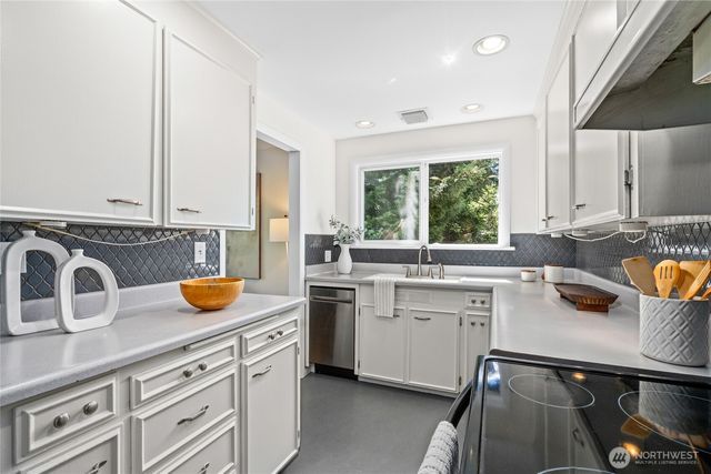 13322 3rd Avenue NE, Seattle, WA 98125
