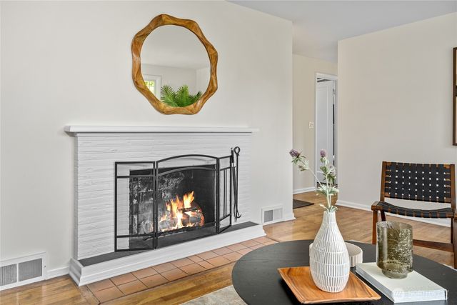 13322 3rd Avenue NE, Seattle, WA 98125