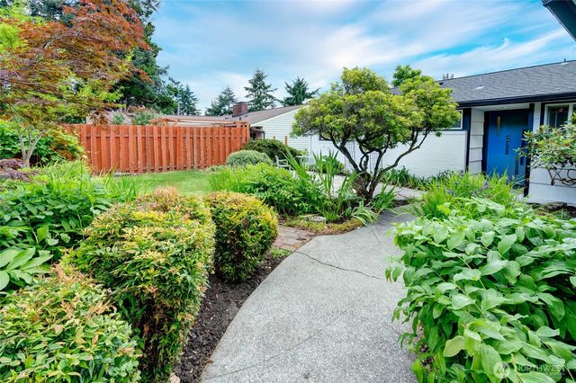 13322 3rd Avenue NE, Seattle, WA 98125