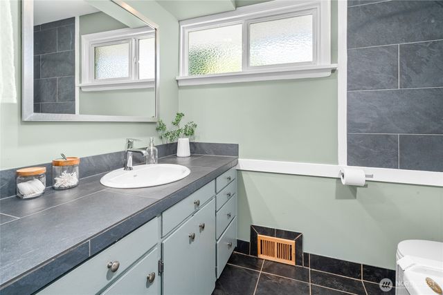 13322 3rd Avenue NE, Seattle, WA 98125