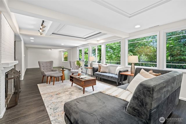 13322 3rd Avenue NE, Seattle, WA 98125