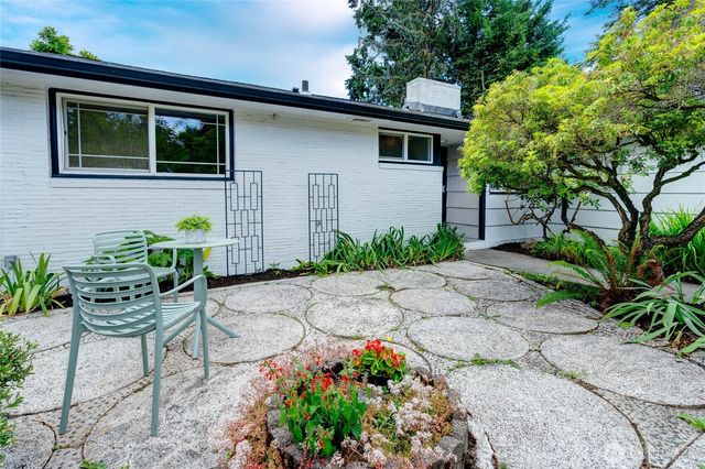 13322 3rd Avenue NE, Seattle, WA 98125