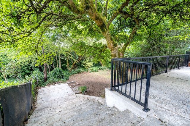 13322 3rd Avenue NE, Seattle, WA 98125