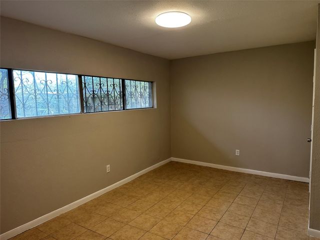 5831 Lyndhurst Drive, Houston, TX 77033