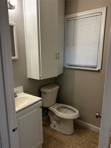 5831 Lyndhurst Drive, Houston, TX 77033