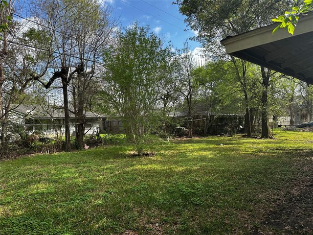 5831 Lyndhurst Drive, Houston, TX 77033