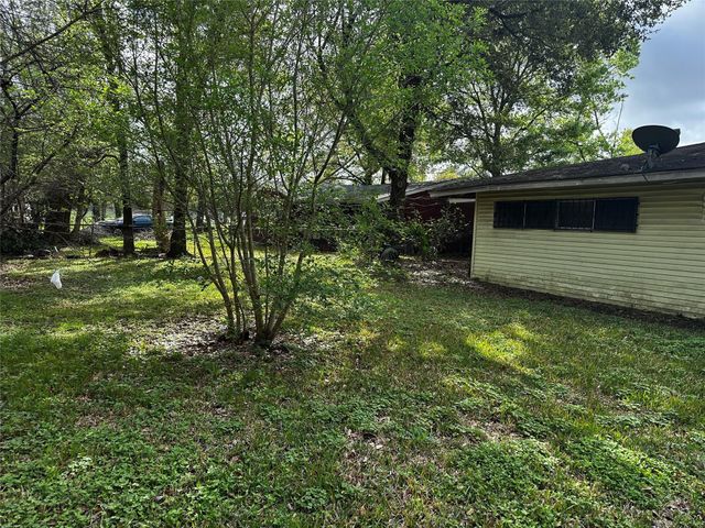 5831 Lyndhurst Drive, Houston, TX 77033