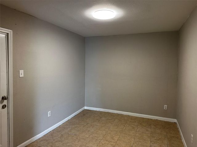 5831 Lyndhurst Drive, Houston, TX 77033