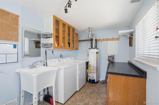 28816 Groveland Street, Madison Heights, MI 48071