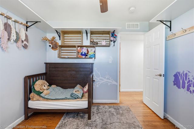 28816 Groveland Street, Madison Heights, MI 48071