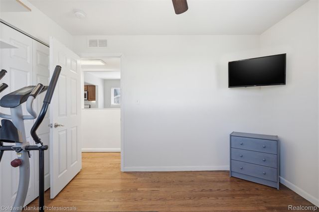 28816 Groveland Street, Madison Heights, MI 48071