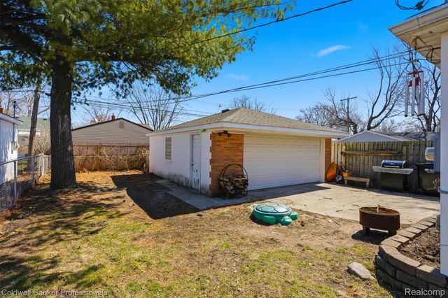 28816 Groveland Street, Madison Heights, MI 48071