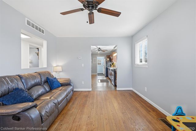 28816 Groveland Street, Madison Heights, MI 48071