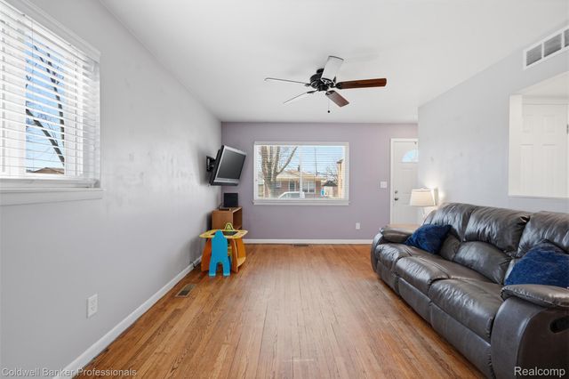 28816 Groveland Street, Madison Heights, MI 48071