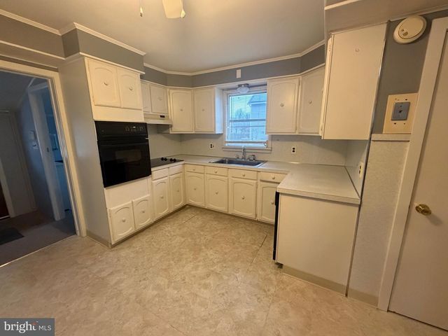 327 E PLEASANT ST, Hammonton, NJ 08037