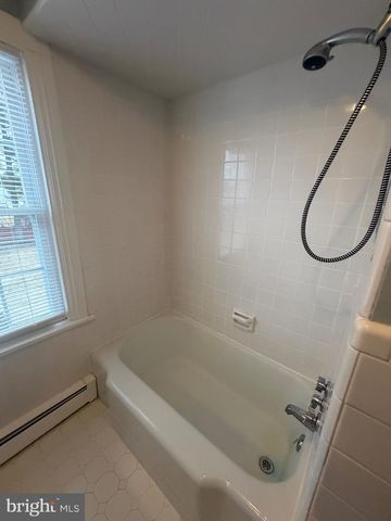 327 E PLEASANT ST, Hammonton, NJ 08037