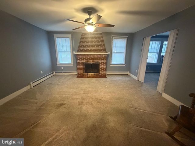 327 E PLEASANT ST, Hammonton, NJ 08037