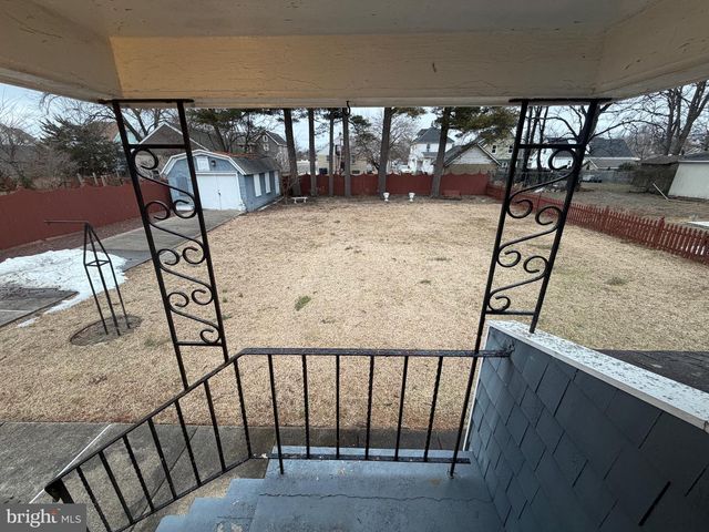 327 E PLEASANT ST, Hammonton, NJ 08037