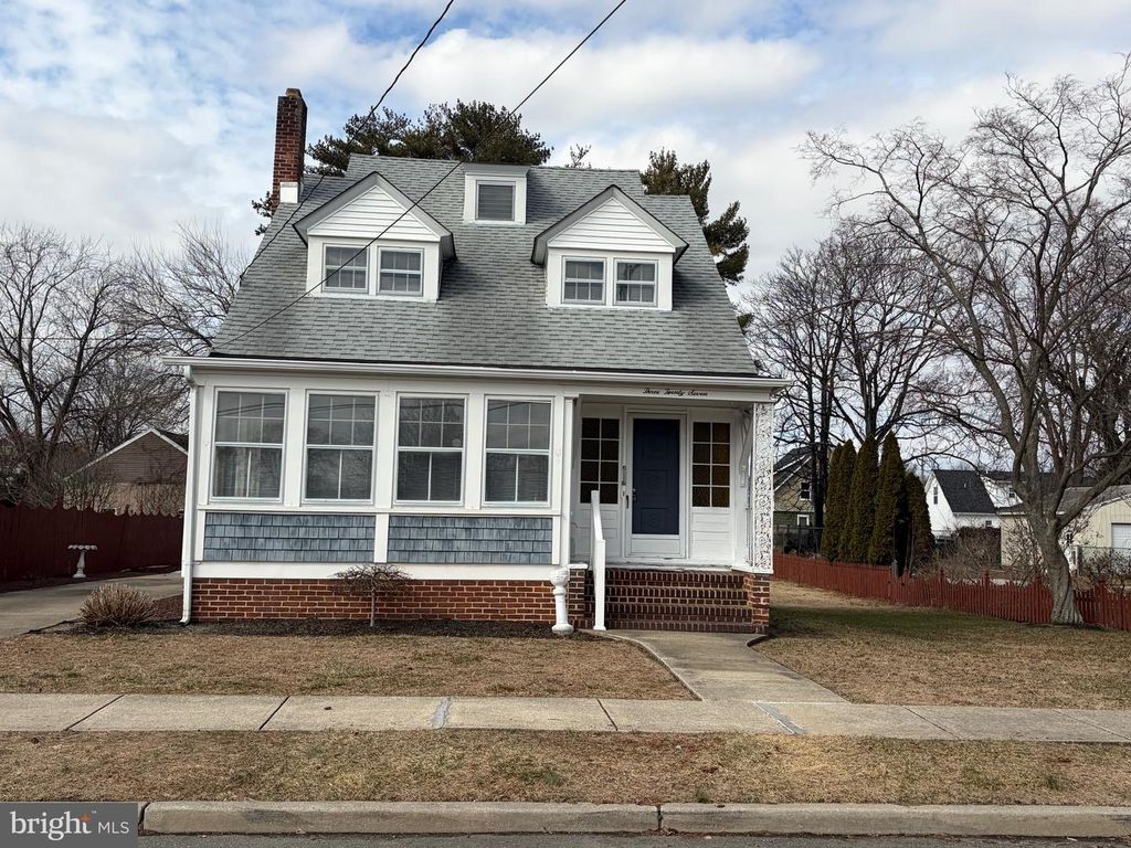 327 E PLEASANT ST, Hammonton, NJ 08037