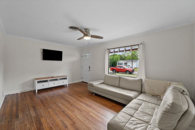 1101 Eric Avenue, Arlington, TX 76012