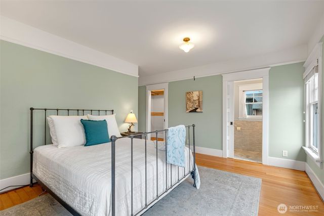 2430 8th Avenue W, Seattle, WA 98119