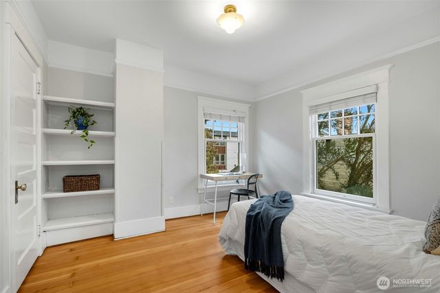 2430 8th Avenue W, Seattle, WA 98119