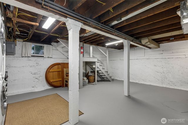 2430 8th Avenue W, Seattle, WA 98119