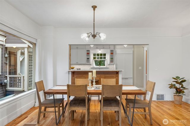 2430 8th Avenue W, Seattle, WA 98119