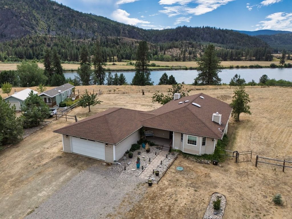 Image 1 of property listing at 15 Terrace Drive, Plains, MT 59859