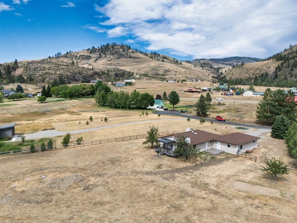 Image 10 of property listing at 15 Terrace Drive, Plains, MT 59859