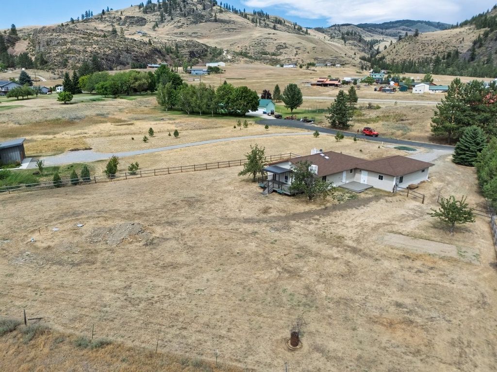Image 11 of property listing at 15 Terrace Drive, Plains, MT 59859