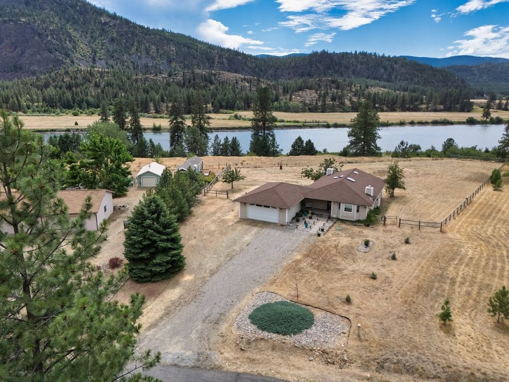 Image 5 of property listing at 15 Terrace Drive, Plains, MT 59859