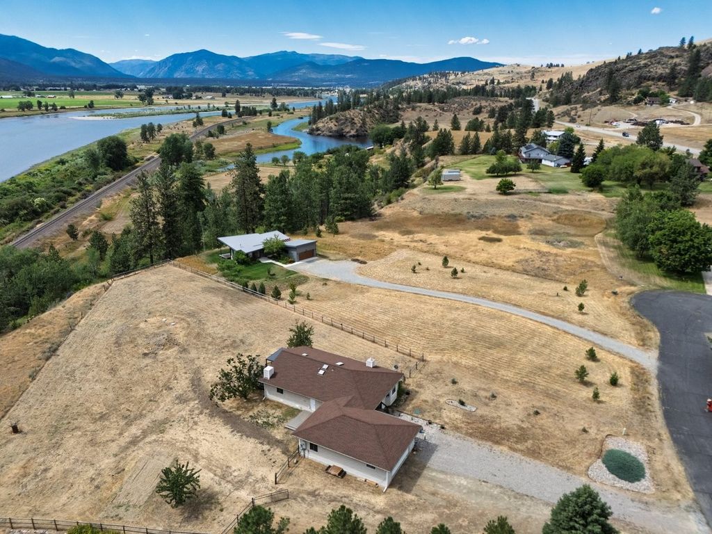 Image 6 of property listing at 15 Terrace Drive, Plains, MT 59859